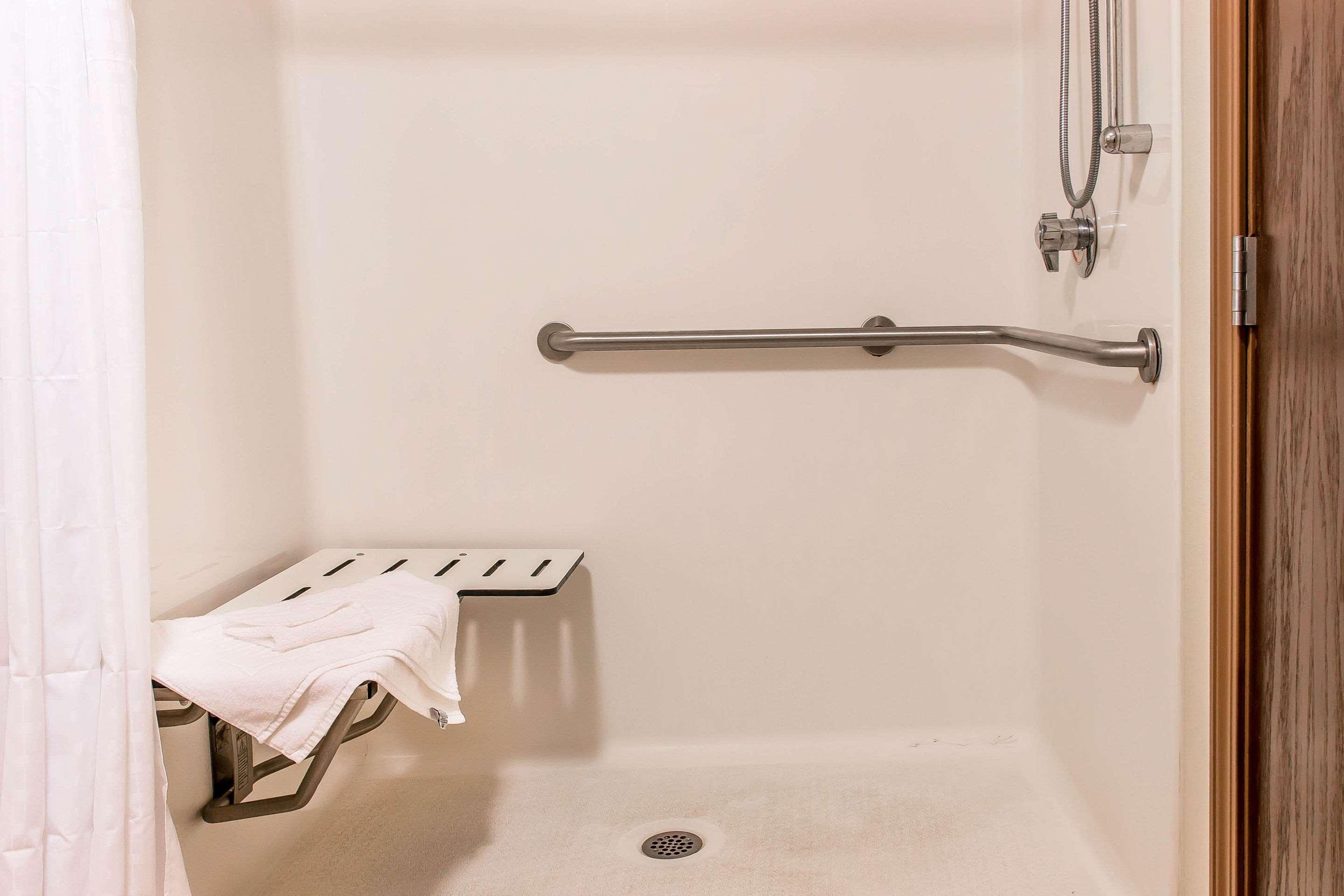 Comfort Suites Уиксом Экстерьер фото
